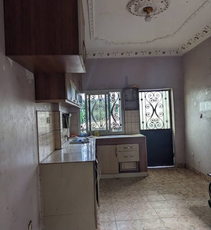 3 Storey Building Mendong Yaounde For Sale